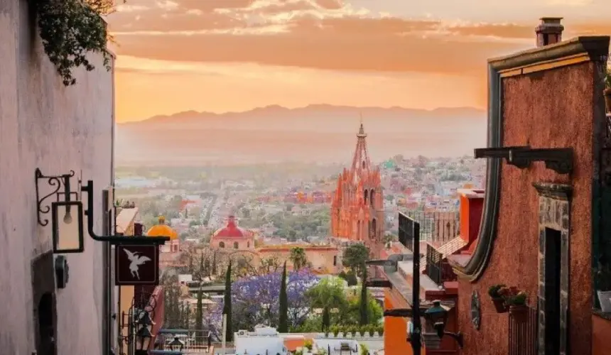 San Miguel de Allende: Encanto colonial y vibrante vida cultural en el corazón de México