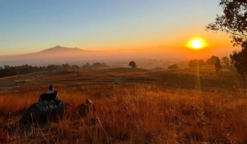 Una serena caminata matutina en el Cerro Zapoteco, Puebla para presenciar el espectacular amanecer