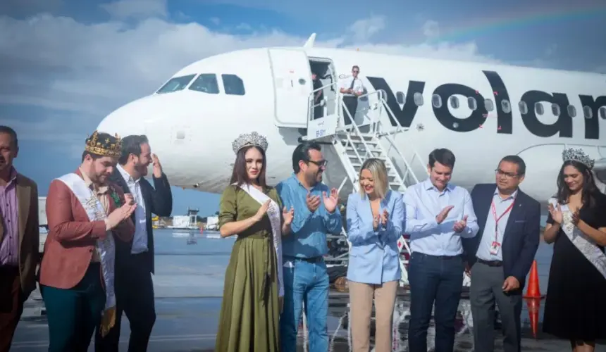 Con banda y lluvia VOLARIS inaugura su nueva ruta aérea Culiacán-Ciudad de México, Terminal AIFA