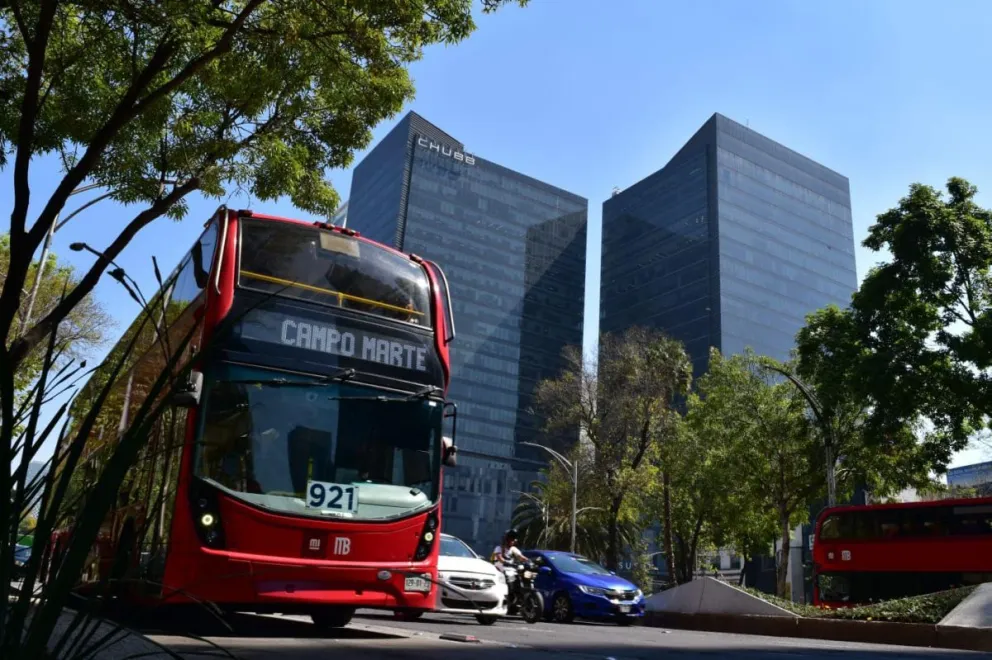 CDMX. Metrobus modifica rutas por Medio Maratón de la Ciudad de México 2023.