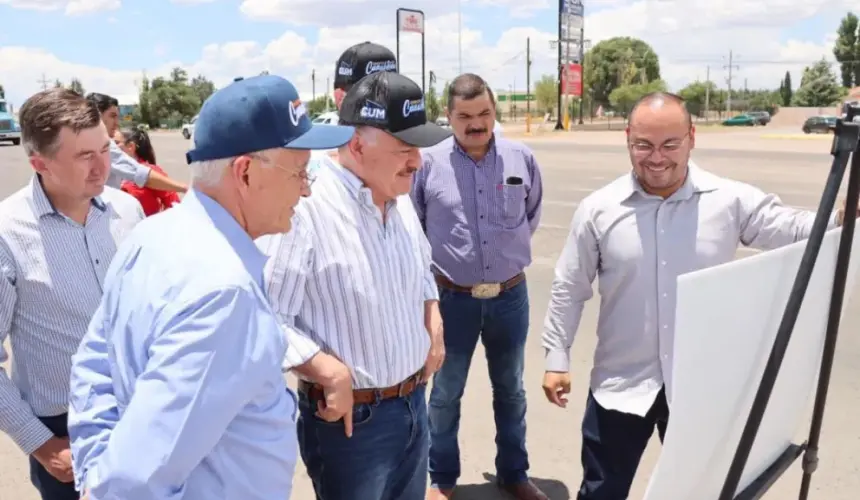 Revisan los trabajos en el Corredor Comercial del municipio de Cuauhtémoc, en Chihuahua. Foto: Cortesía