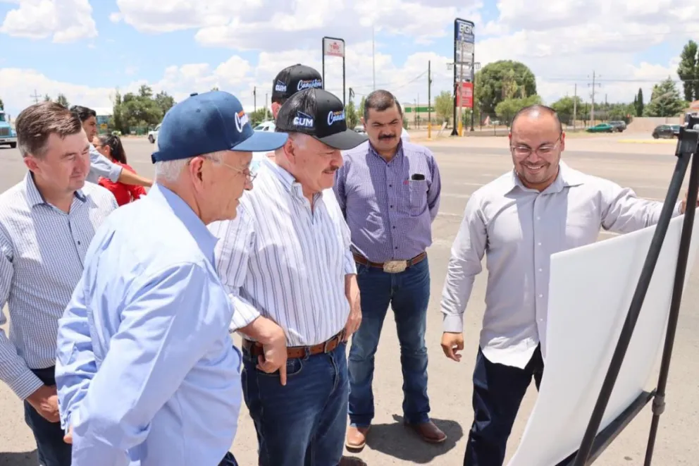 Revisan los trabajos en el Corredor Comercial del municipio de Cuauhtémoc, en Chihuahua. Foto: Cortesía