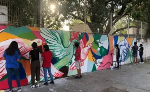 Adolescentes de Culiacán dejan legado con la creación de murales en sus escuelas