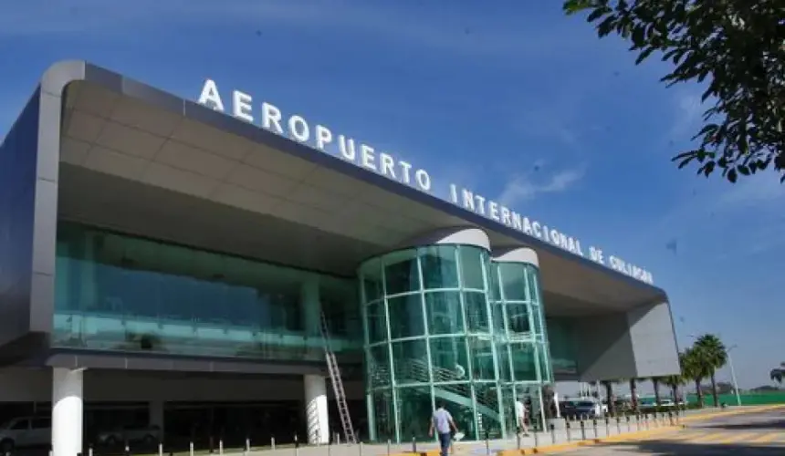 Aeropuertos de Culiacán y Los Mochis suspenden vuelos por tormenta Norma