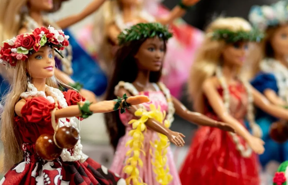 El fan número de Barbie, tiene una colección de 1800 muñecas. Foto: EFE