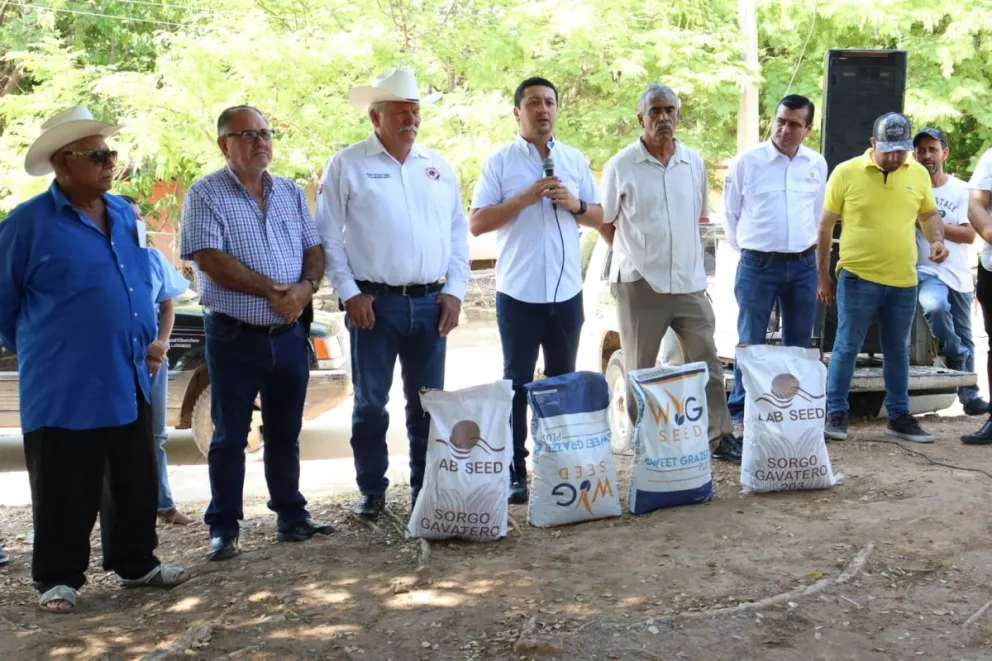 El apoyo de semilla para los agricultores de temporal en Sinaloa municipio. Foto: Cortesía