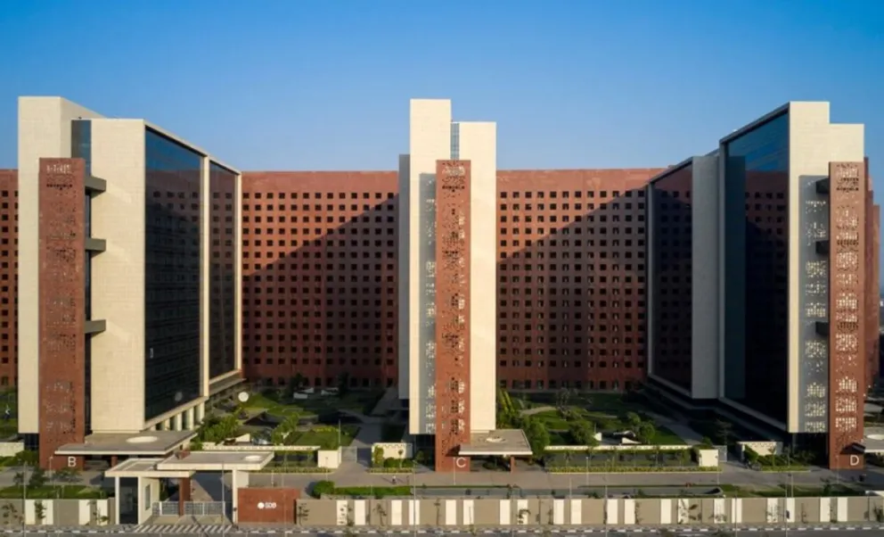 Conoce la Bolsa de Diamantes de Surat, el nuevo edificio de oficinas más grande del mundo