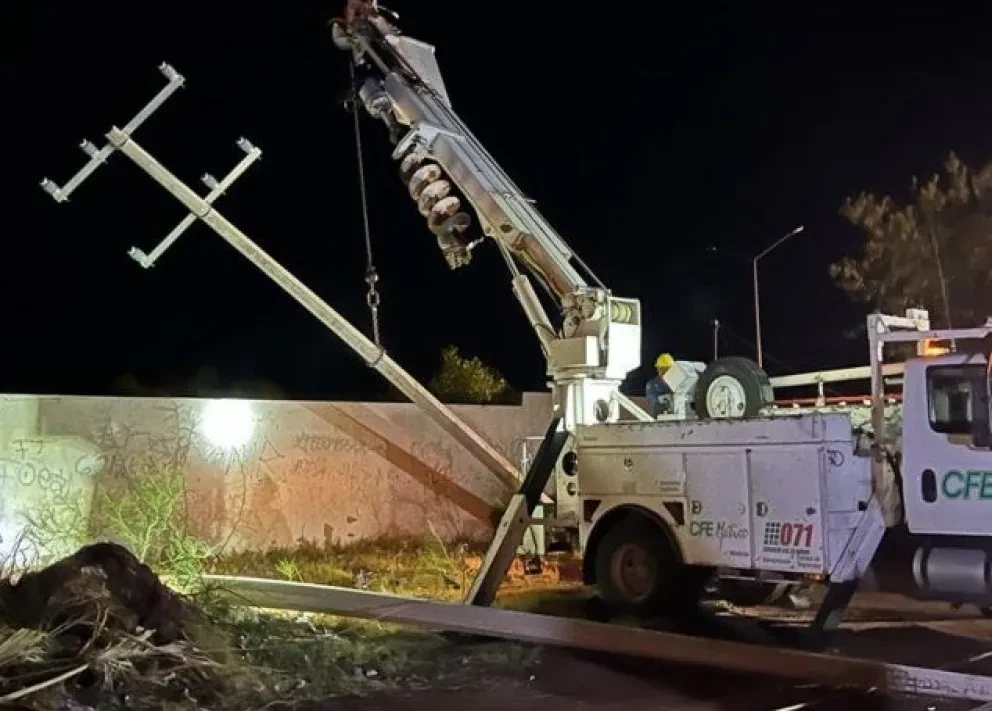 SONORA. CFE restablece energía eléctrica al 53 % de sonorenses afectados por tormenta de arena, lluvias y vientos.