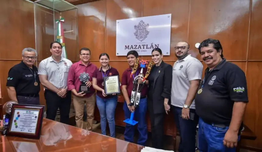 Estudiantes de UAdeO de Mazatlán obtienen 1er lugar en competencia INFORMATRIX WORD FINAL 2023.