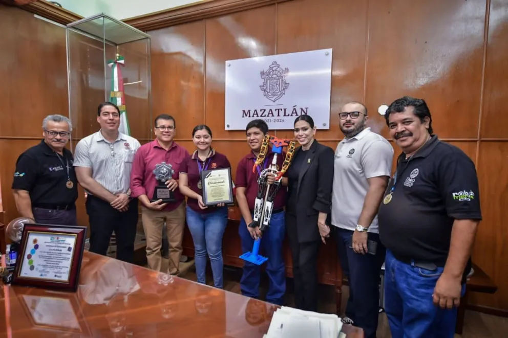 Estudiantes de UAdeO de Mazatlán obtienen 1er lugar en competencia INFORMATRIX WORD FINAL 2023.