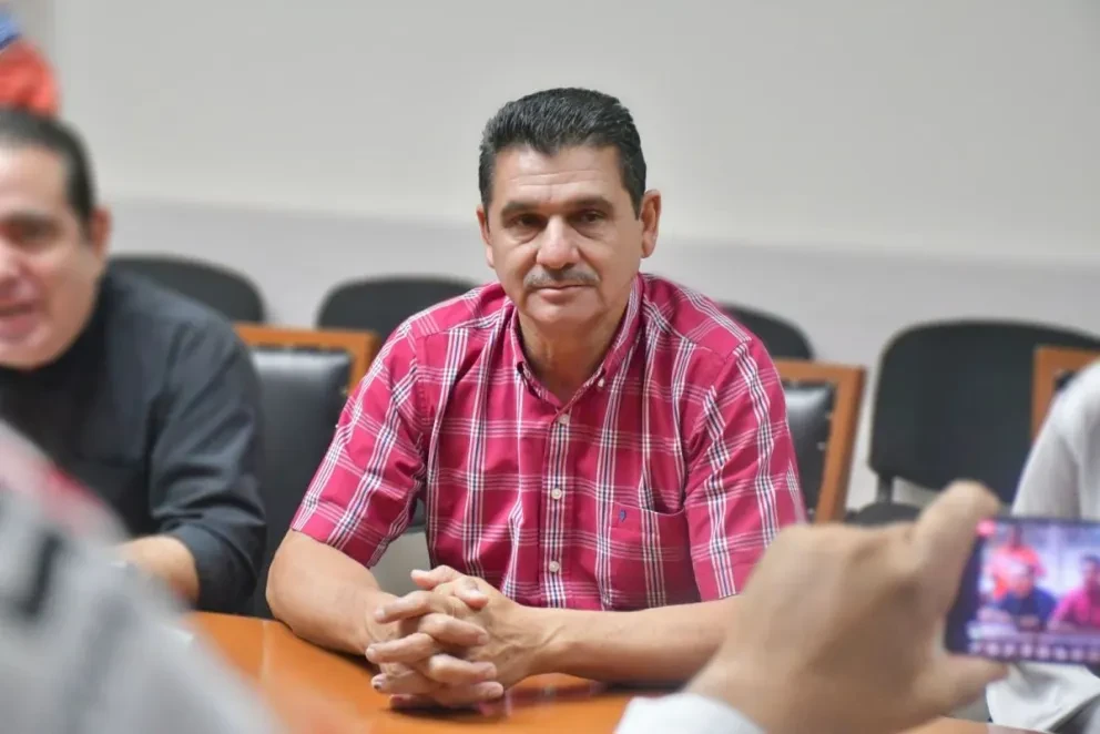 Armando Camacho Aguilar.