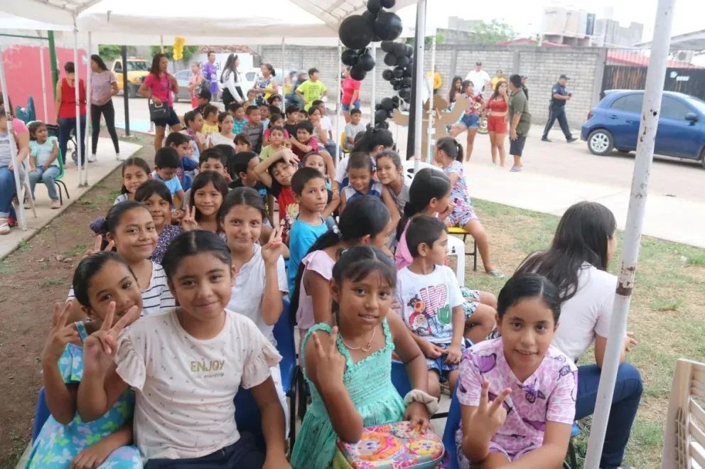 Niños y niñas disfrutaron del curso de verano “Mundo Divertido 2023”, en el parque Antonio Salas, de la colonia Francisco I. Madero.