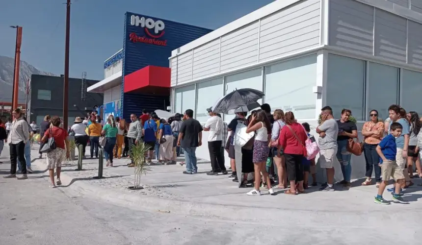 La inauguración de la primera sucursal de IHOP en Santa Catarina. Foto: Cortesía