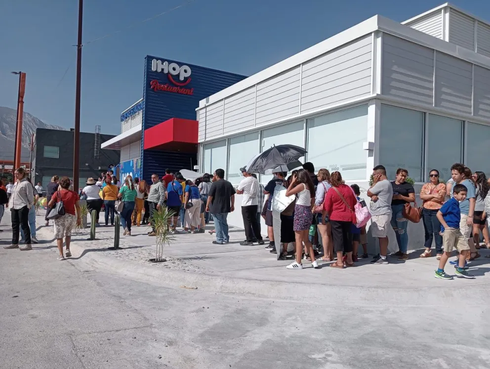 La inauguración de la primera sucursal de IHOP en Santa Catarina. Foto: Cortesía