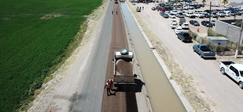 Son 40 municipios de Chihuahua, los que se han beneficiado a través del programa de Caminos que nos unen. Foto: Cortesía