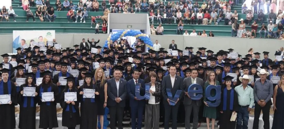 Más de 300 jóvenes se gradúan de 21 Telebachilleratos Comunitarios en León, Guanajuato