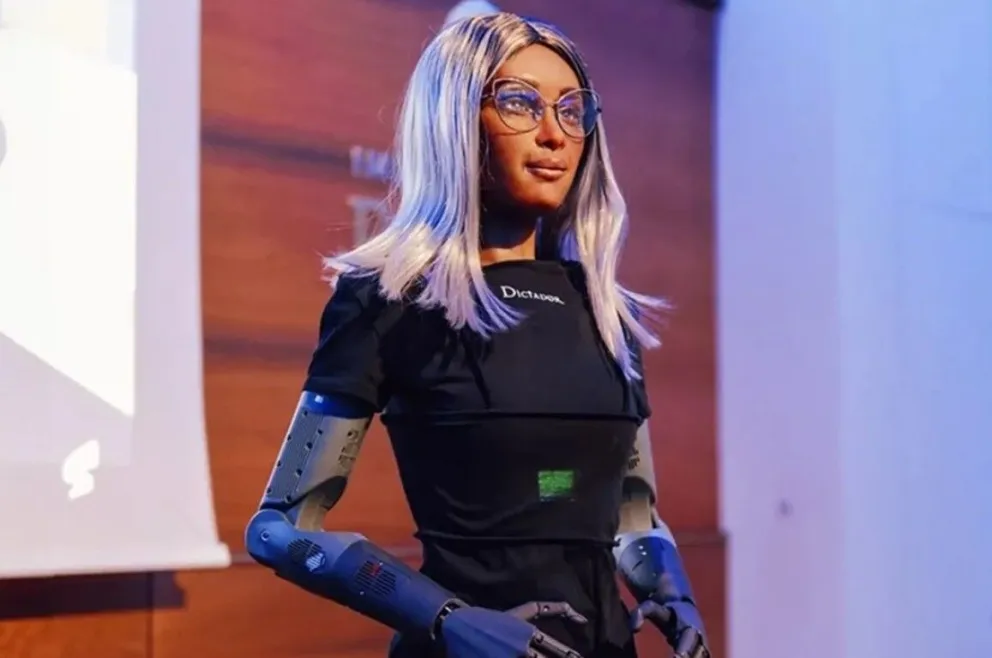 Conoce a Mika, la primera robot con IA en convertirse en CEO de una empresa