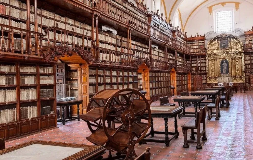 Biblioteca Palafoxiana: Un tesoro de conocimiento e historia