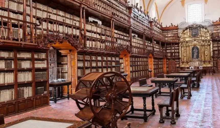 Biblioteca Palafoxiana: Un tesoro de conocimiento e historia