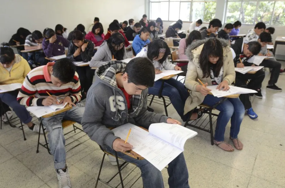 Checa si fuiste uno de los estudiantes seleccionados para recibir la Beca Benito Juárez en este 2023. Foto: Cortesía