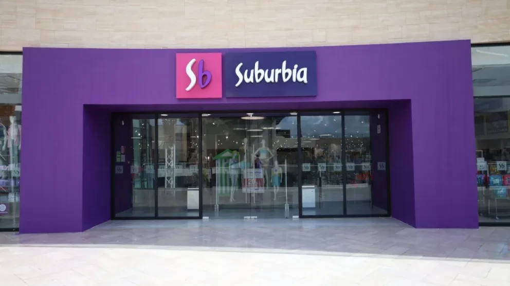 Preparan la inauguración de la tienda Suburbia en plaza Altama City Center, Tampico. Foto: Cortesía