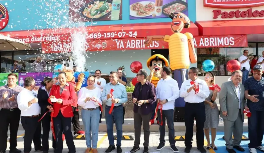 Inauguración de Pana Express y Pastelería Panamá en Mazatlán. Foto: Cortesía