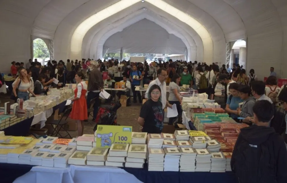 UNAM celebra su Remate de Libros con hasta 80% de descuento