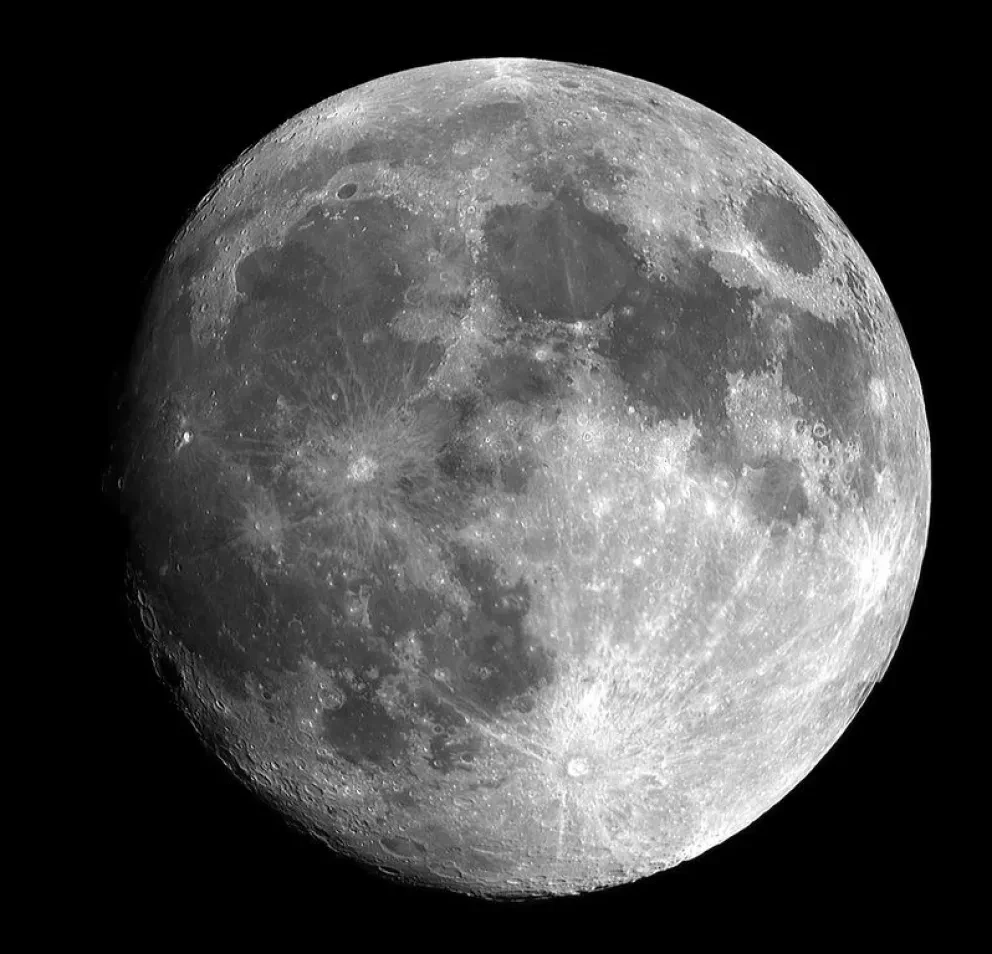 La sonda espacial de Rusia toma sus primeras fotos de la Luna