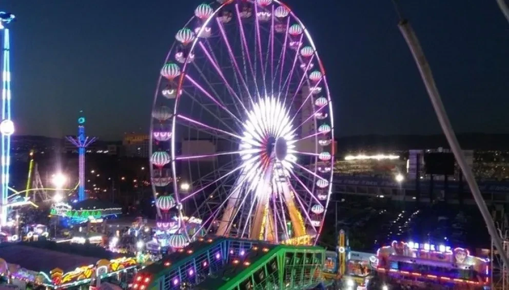 Diversión en pleno esplendor en la Feria de Verano de León, Guanajuato
