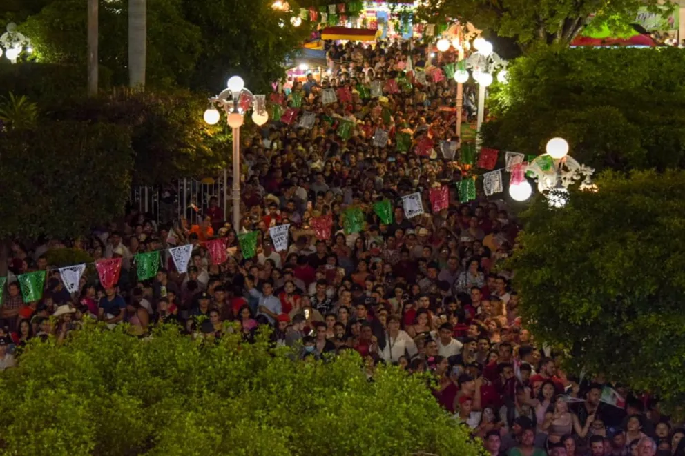 Presentan la lista de artistas invitados para las fiestas patrias de el municipio de El Fuerte. Foto: Cortesía