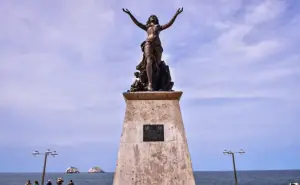 Mazatlán. Están rehabilitando los monumentos en la zona de Olas Altas y así lucen ahora