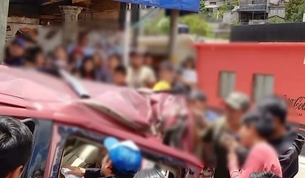 Gobierno de México da apoyo humanitario a extranjeros que sufrieron accidente en Chiapas.