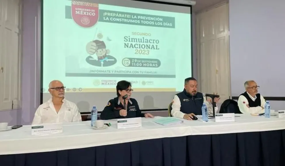 Autoridades del gobierno de México durante el anuncio del Segundo Simulacro Nacional 2023.