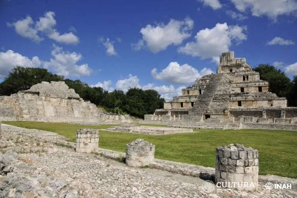 En la ruta del Tren Maya investigadores descubre plato milenario con la representación de un wahyis.