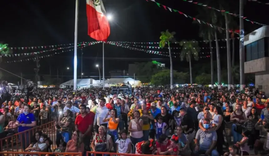  Todo listo para la ceremonia del Grito de Independencia de Los Mochis. Foto: Cortesía