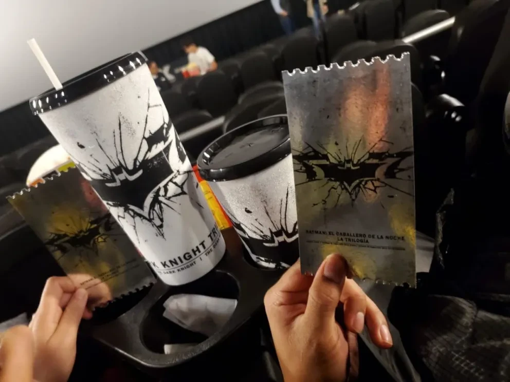 Vasos coleccionables por el reestreno de la trilogía de Batman: El Caballero de la Noche en la cadena de cines Cinemex. Foto: Cortesía