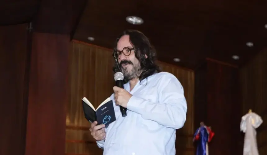 Mario Bojórquez compartirá su poesía en la Feria Internacional del Libro de Santo Domingo 2023