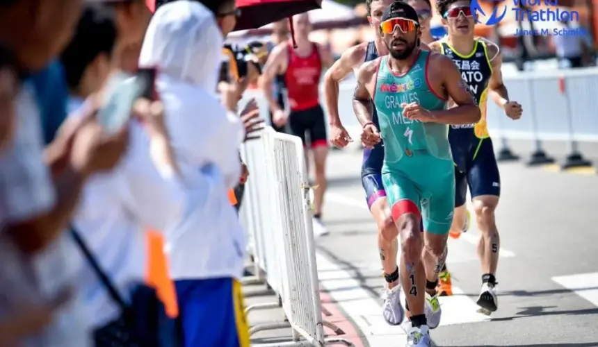 Crisanto Grajales conquista oro en Copa Mundial de Triatlón Weihai 2023