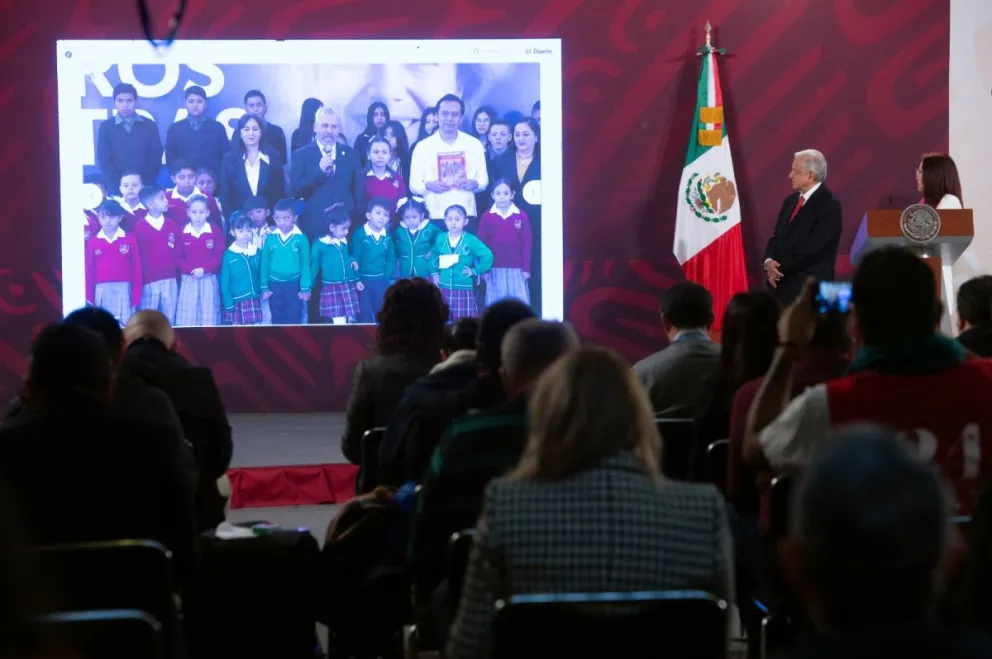 En México 25 millones de alumnos; 1.2 millones de maestros en 229 escuelas regresan a clases hoy.