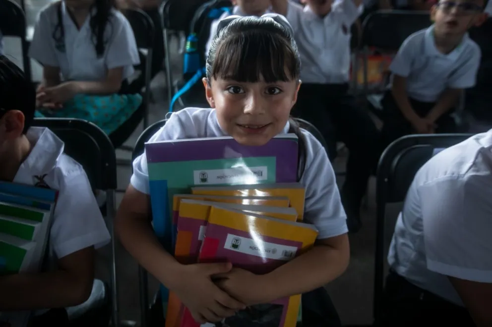 En la escuela Dr. Ruperto L. Paliza, de Culiacán; el gobierno de Sinaloa da arranque al nuevo ciclo escolar 2023-2024.