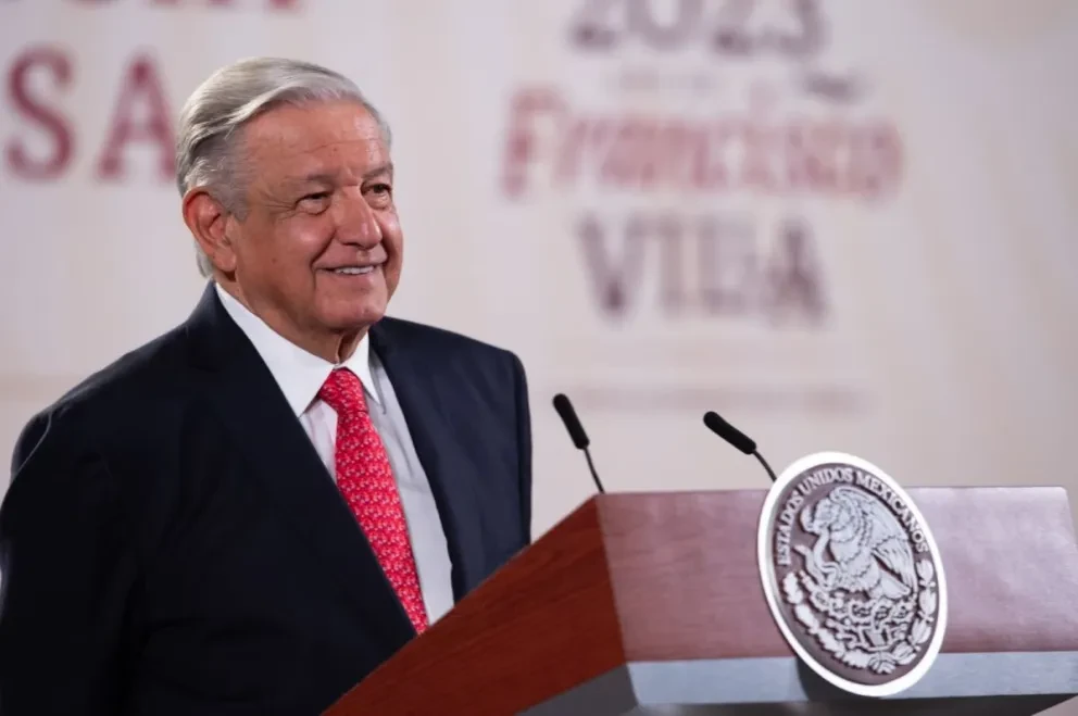 Percepción de la población sobre AMLO y 3 temas.