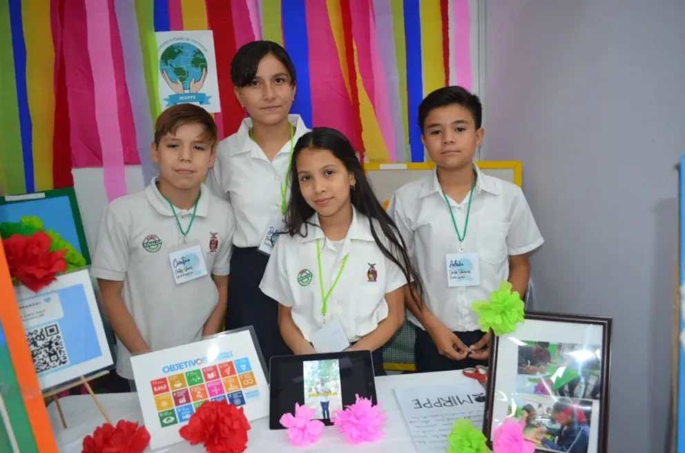 Los menores participantes sorprendieron con un producto que se distinguió por su originalidad y consciencia social y que sin duda reflejan el apoyo de directivos, docentes y padres de familias para crear cada idea de negocio. Fotos Juan Madrigal