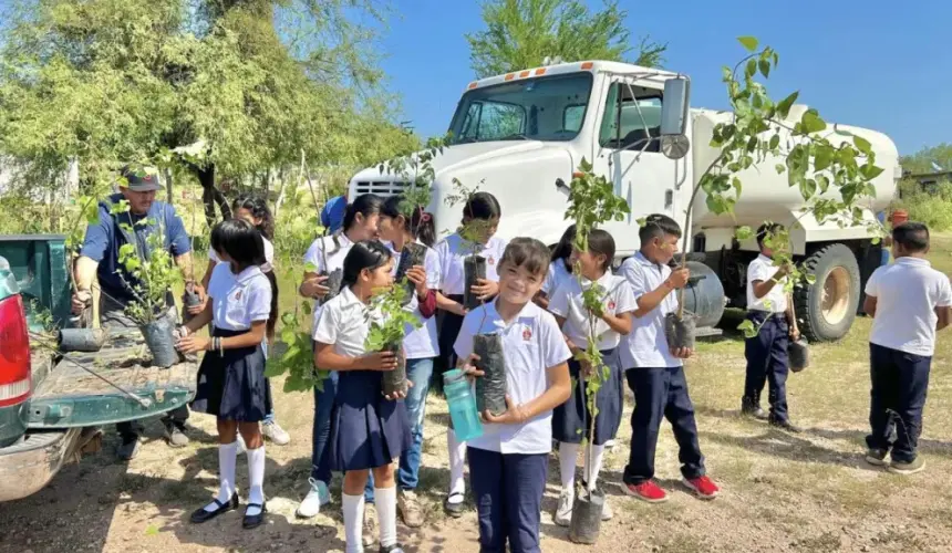 jornada de arborización en Tesila y La Misión. Foto: Cortesía