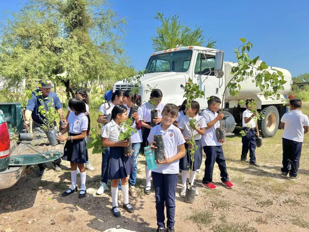 jornada de arborización en Tesila y La Misión. Foto: Cortesía