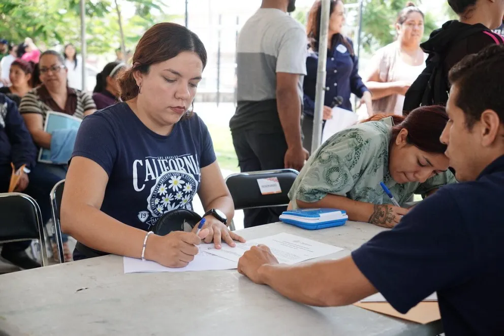 Jalisco entrega apoyos a 112 familias afectadas por lluvias en Tlajomulco de Zúñiga