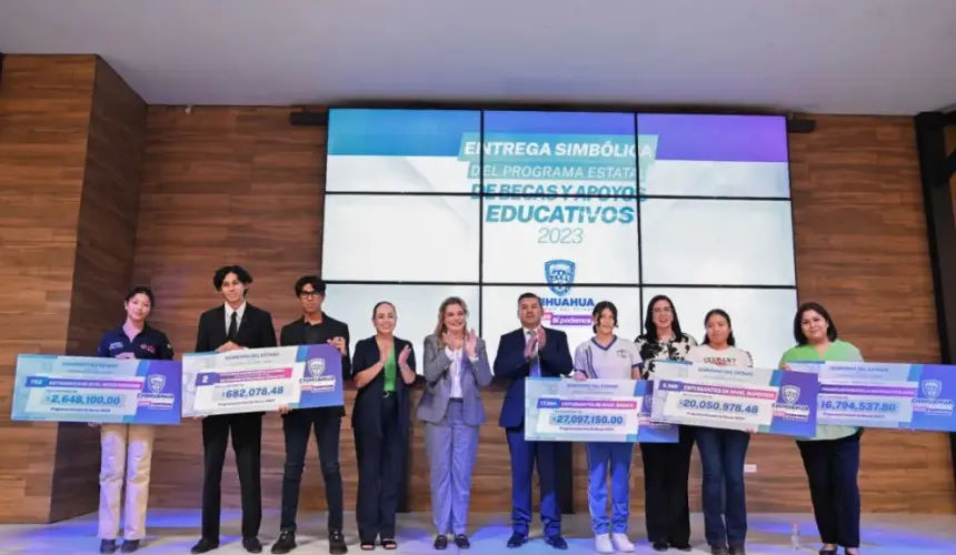 La ceremonia de entrega de las becas en CIudad Juárez, se desarrolló en las instalaciones del Centro Cultural Universitario Umbral. Foto: Cortesía