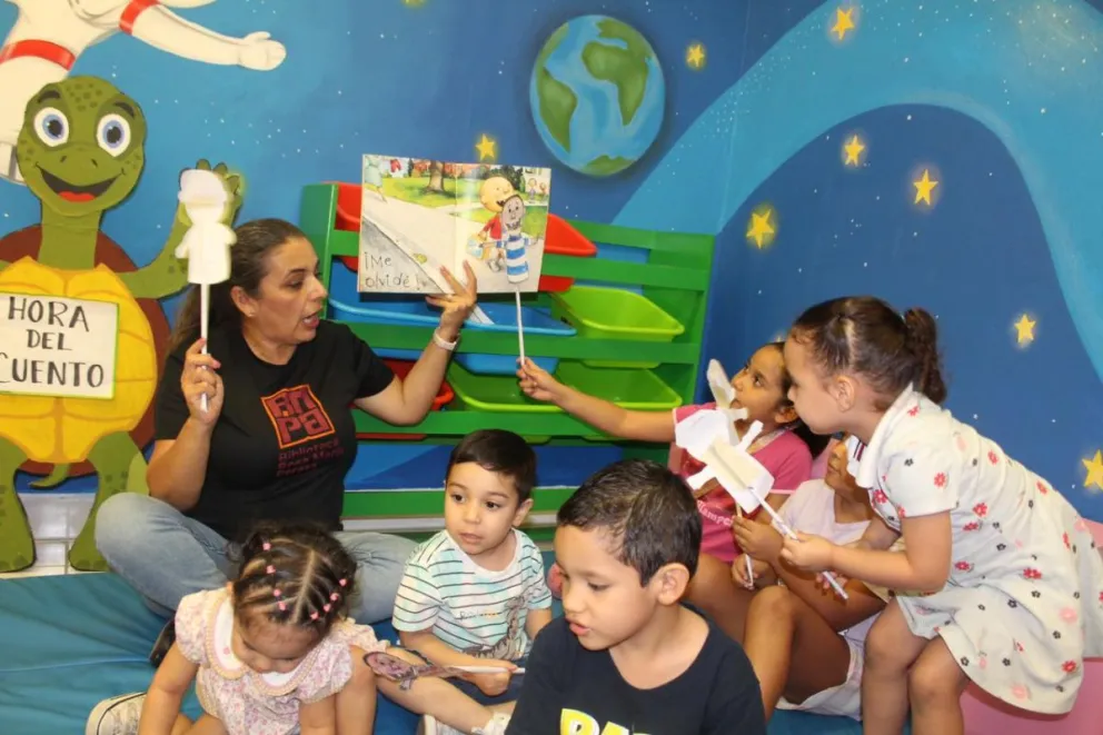 David y sus travesuras en el taller infantil de “La hora del cuento” de la biblioteca “Rosa María Peraza” en Culiacán.