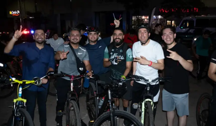 Con la Rodada Neón “Rodando Ando” cierra con broche de oro el Mes de la Juventud en Culiacán