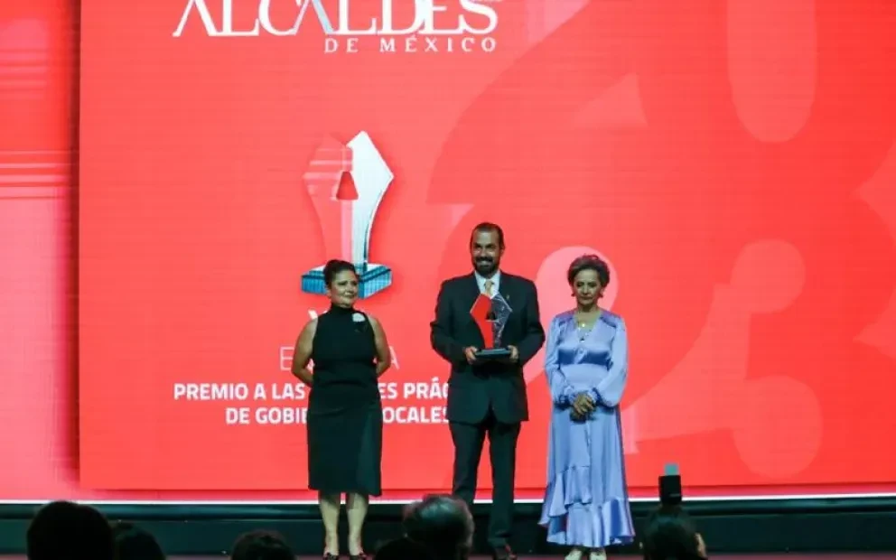 Chihuahua recibe premio por tenr el mejor ambiente laboral. Foto: Cortesía