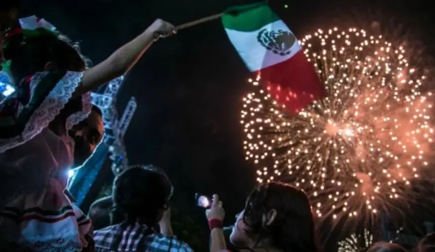 Todo listo para la ceremonia del Grito de Independencia en Chihuahua. Foto: Cortesía